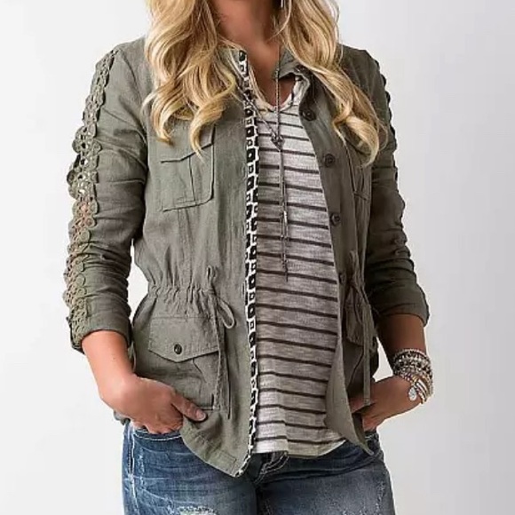 Stoosh from Buckle. Linen Blend Button Up Jacket Olive Green - Medium - Picture 3 of 7